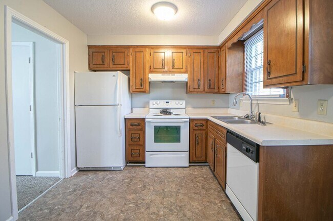 Building Photo - 810 Golf View Pl