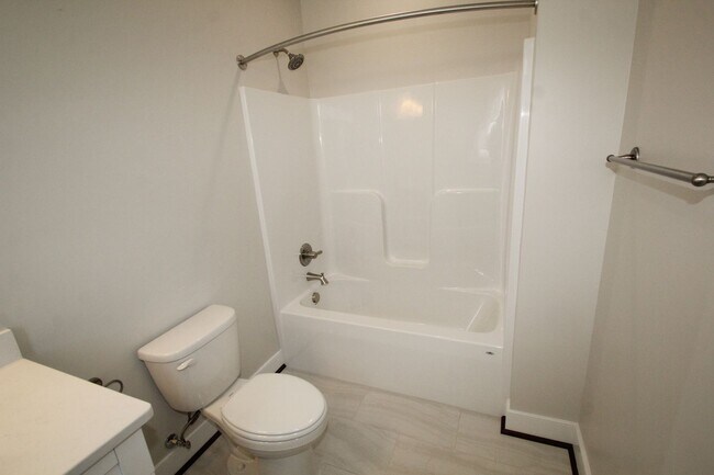 Building Photo - 1505 W Cary St