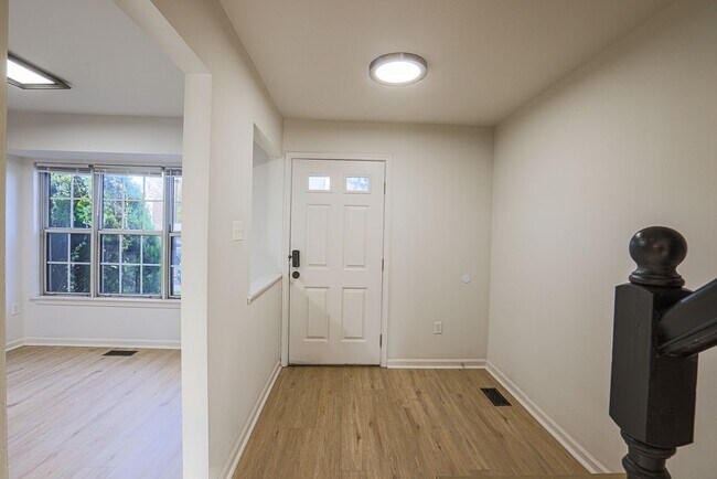 Building Photo - 3342 Garrison Cir