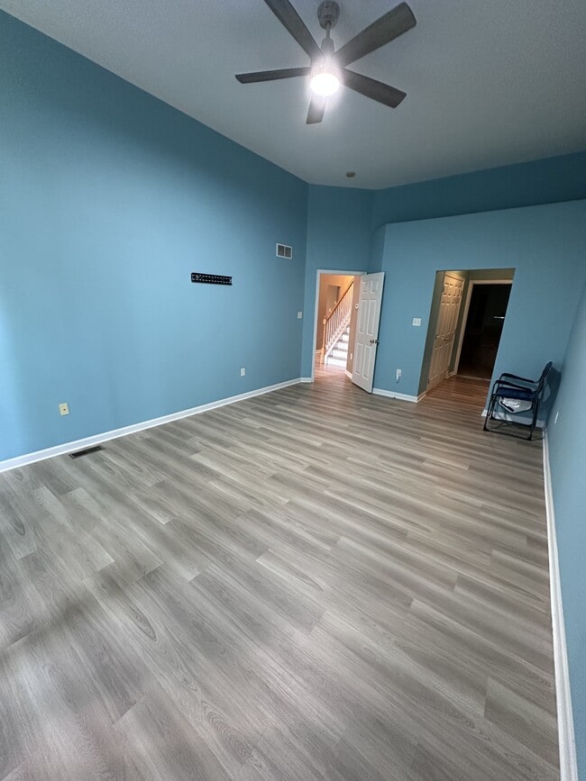 Building Photo - 1413 Lexington Way