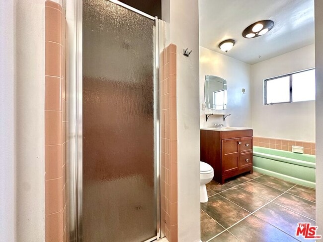 Building Photo - 612 Illinois Ct