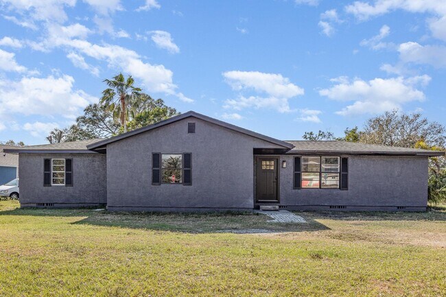 Building Photo - 733 Tarpon Ave