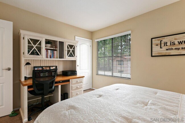 Building Photo - 12095 Alta Carmel Ct