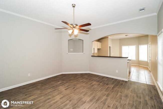 Building Photo - 2403 Lake Garden Dr, Memphis, TN 38134