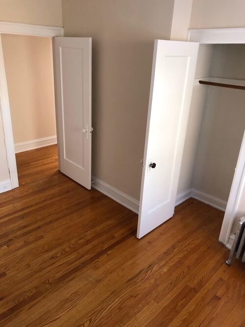 Building Photo - 1714 W Albion Ave