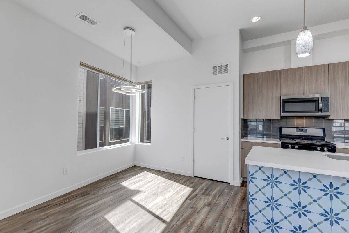 Building Photo - 1239 Tennyson St