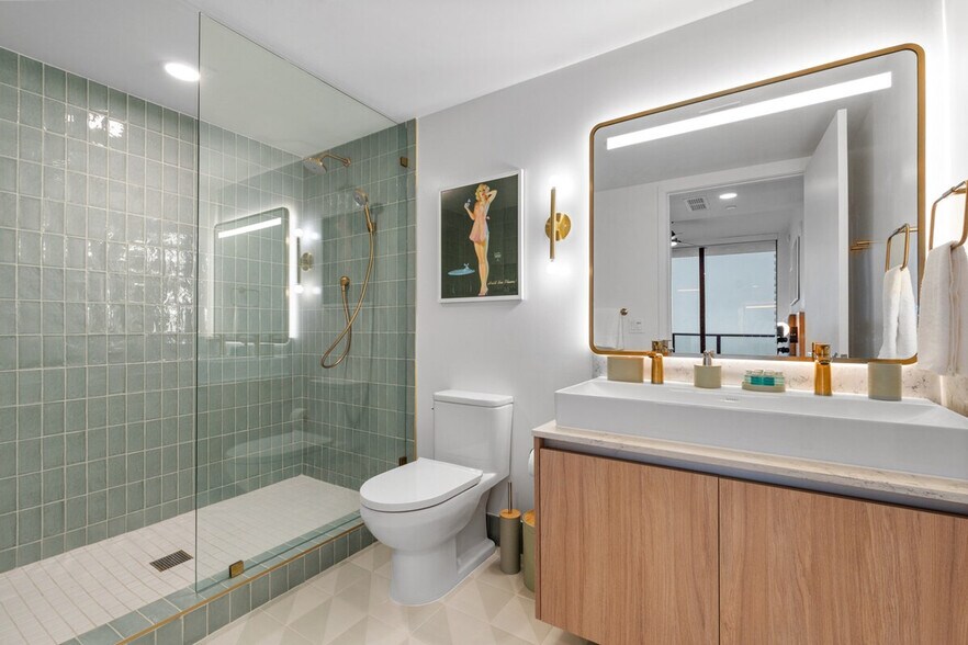 Building Photo - 125 NE 6th St