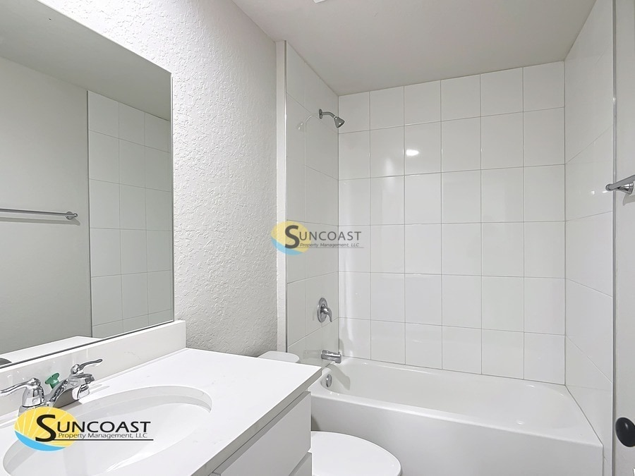 Building Photo - 121 Midway Rd