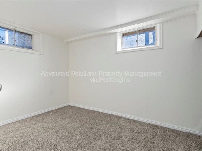 Building Photo - 1150 Simondi Ave