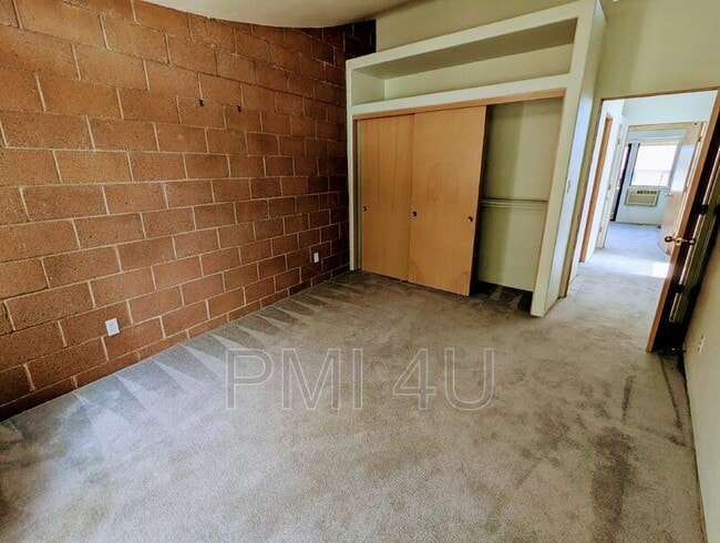 Building Photo - 4105 Bay Ct NE