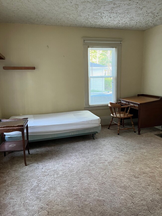 partially furnished bedrooms - 19 Ward Plz