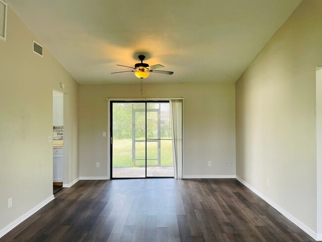 Building Photo - 1/2 MONTH FREE RENT!  3/2 House in Deltona