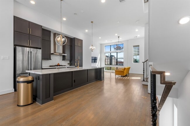 Building Photo - 1122 Ennis St