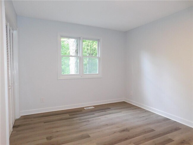 Building Photo - 183 Laurel Heights Dr