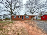 Building Photo - 708 Park Dr