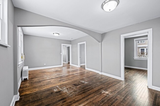 Building Photo - 233 Llewellyn Ave