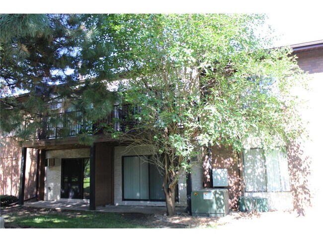 Building Photo - 7300 York Ave S