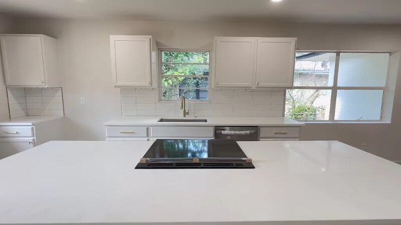 Building Photo - 10734 Coogan Dr