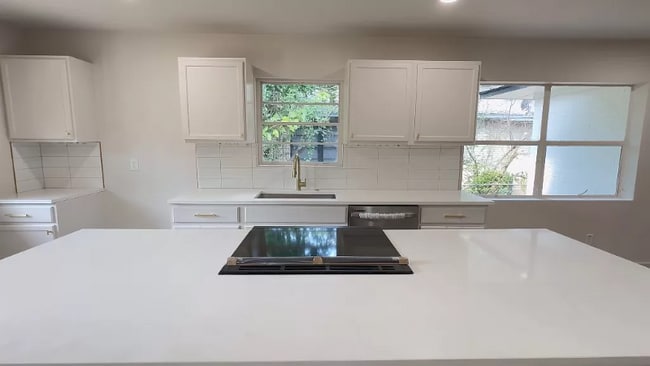 Building Photo - 10734 Coogan Dr
