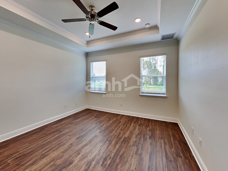 Building Photo - 27619 St Andrews Ave
