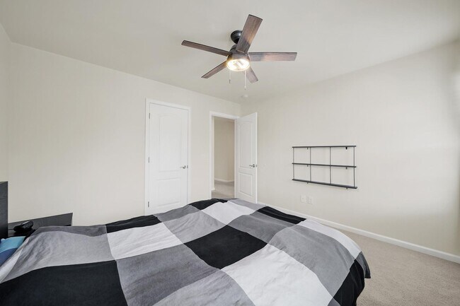 Building Photo - Charming 5 Bed 2.5 Bath home in Fort Mill!
