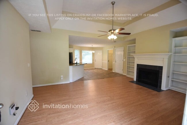 Building Photo - 210 Lakefront Dr