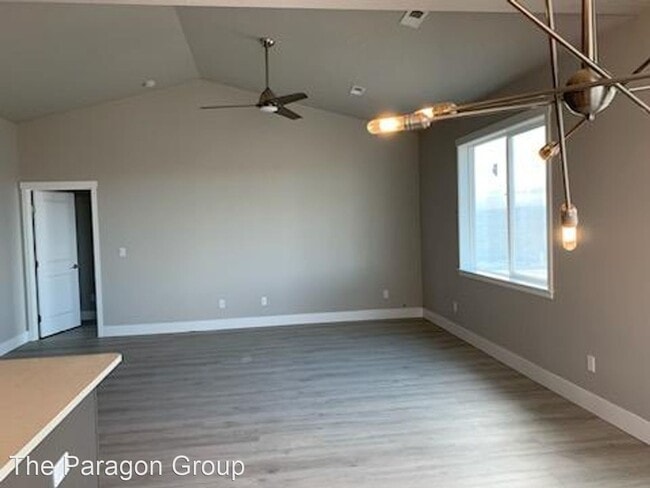 Building Photo - 3 br, 2 bath House - 3318 S Young St