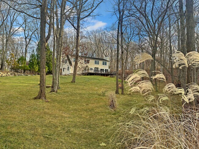 Building Photo - 12 Dogwood Ln