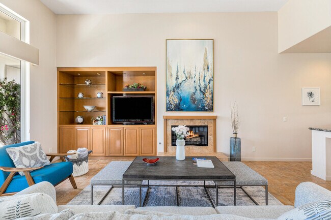Building Photo - 701 Indian Ridge Dr