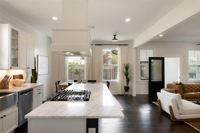 Building Photo - 4703 Delores Ave
