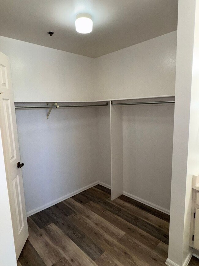 Building Photo - Horizon Towers 2Bed 2Bath Condo!!!