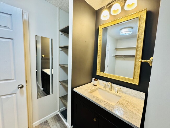 Building Photo - Furnished Chic & Spacious 2BR/2BA Condo Oasis in St. Louis Park – 1,160 Sq Ft of Modern Living!