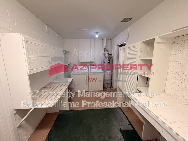 Building Photo - 10831 W Deanne Dr