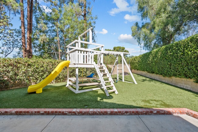 Building Photo - 7231 Spring Ct