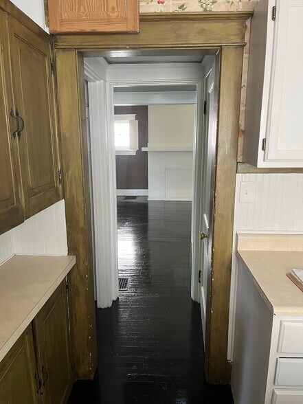 Building Photo - 1225 Amherst Pl