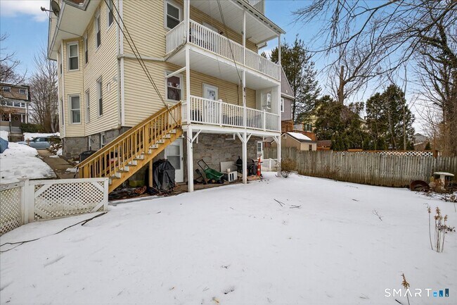 Building Photo - 253 Olivia St