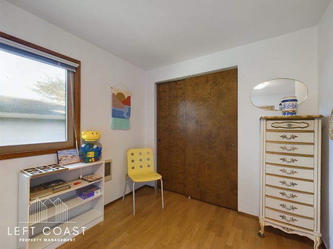 Building Photo - 890 SW 7th St