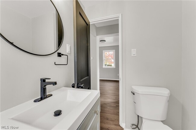 Building Photo - 441 E 250th St