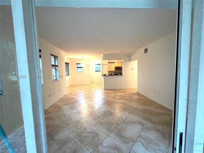 Building Photo - 2490 Centergate Dr