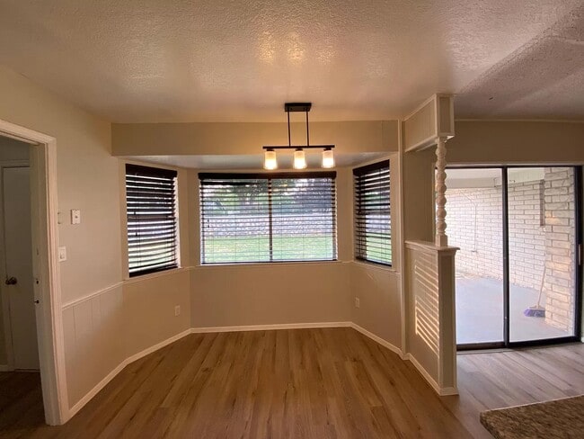 Building Photo - 10801 Havenrock Dr