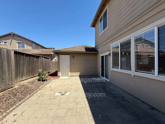 Building Photo - 1552 Bailey Dr