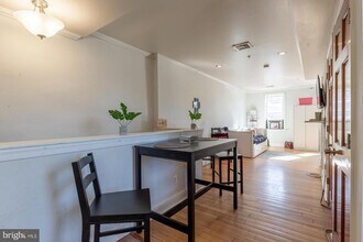 Building Photo - 2026 Ridge Ave
