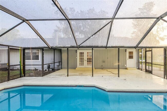 Building Photo - 225 Tracy Way