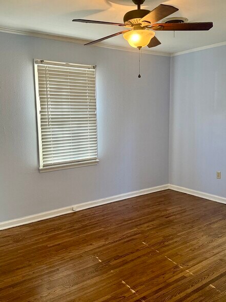 Building Photo - 4634 Amboy Rd