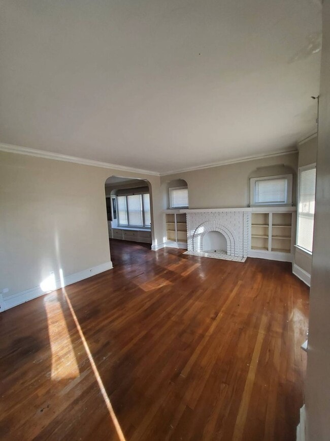 Building Photo - 3277 E 146th St