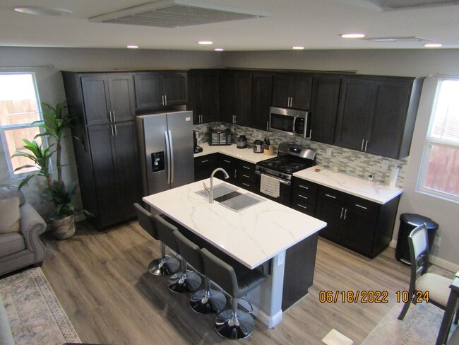 Building Photo - Beautiful Newer Two Story Home in The Gate...