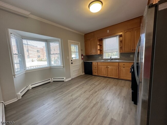 Building Photo - 112 Park St