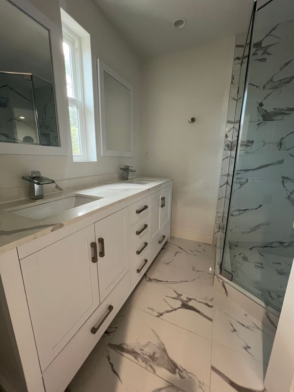 Building Photo - 10324 Mt Gleason Ave