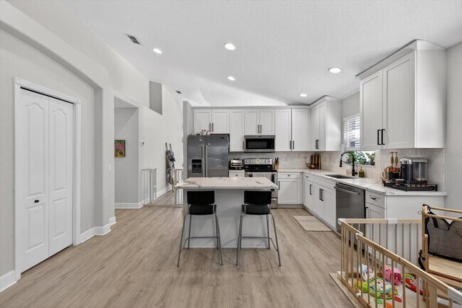 Building Photo - 5209 Abbey Park Ave