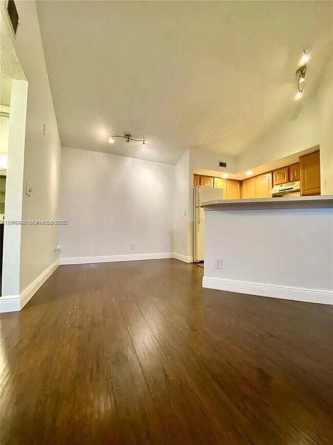 Building Photo - 13090 Vista Isles Dr